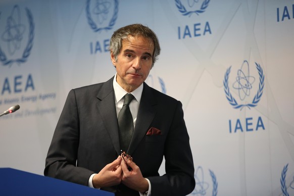 Der Chef der Internationalen Atomenergiebehörde (IAEA), Rafael Mariano Grossi, gibt während einer Pressekonferenz nach seinem Besuch in der Ukraine in Wien Erklärungen ab.