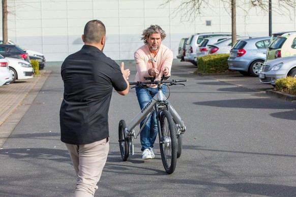 Nils Glagau fühlte sich auf dem uready-Gefährt nicht wirklich wohl. Warum sollte man mit einem Trike zum Joggen aufbrechen?