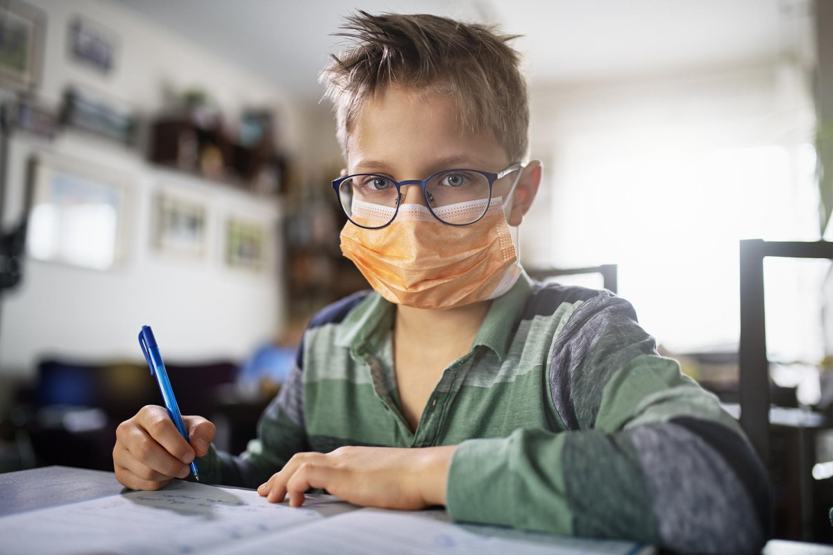 Vereinzelte Schüler dürfen bereits in der Unterricht zurück – unter Beachtung der Sicherheitsmaßnahmen und Hygieneregeln.