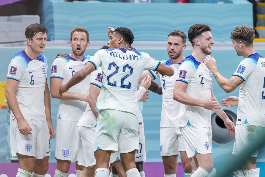 AL KHOR, 04-12-2022, Al Bayt Stadium, World Cup 2022 in Qatar game between England and Senegal, England player Harry Maguire, England player Jude Bellingham, England player Jordan Henderson, England p ...