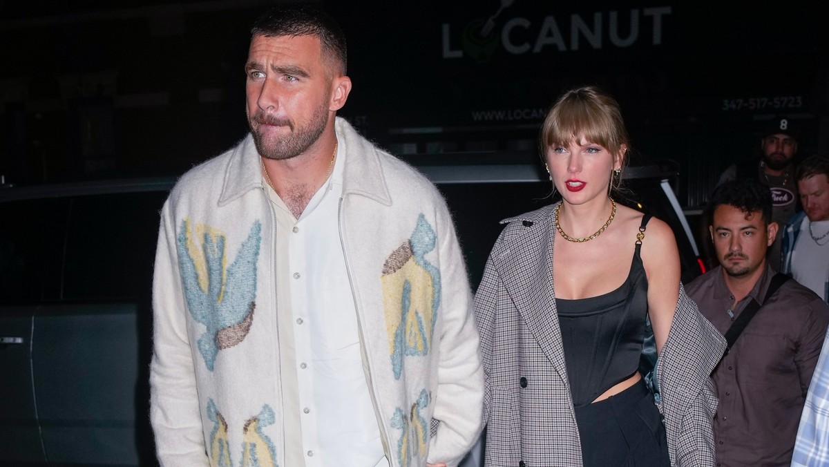 NEW YORK, NEW YORK - OCTOBER 15: Travis Kelce and Taylor Swift arrive at SNL Afterparty on October 15, 2023 in New York City. (Photo by Gotham/GC Images)