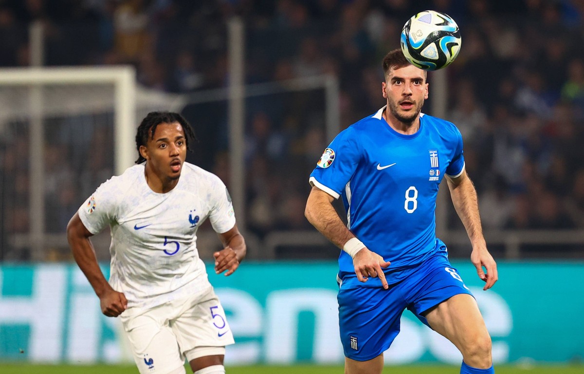 Greece v France UEFA EURO, EM, Europameisterschaft,Fussball 2024 Qualifiers Fotis Ioannidis of Greece and Jules Kounde of France during the UEFA Euro 2024 Qualifiers match at OPAP Arena, Athens Copyri ...