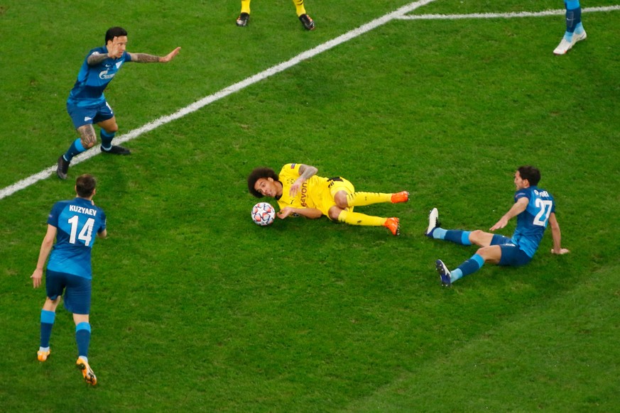 Russian Federation. Saint-Petersburg. Gazprom Arena. Football. UEFA Champions League. Group F. round 6. Zenit Football Club - Borussia Football Club. Player of the football club Axel Witsel. MaksimxKo ...