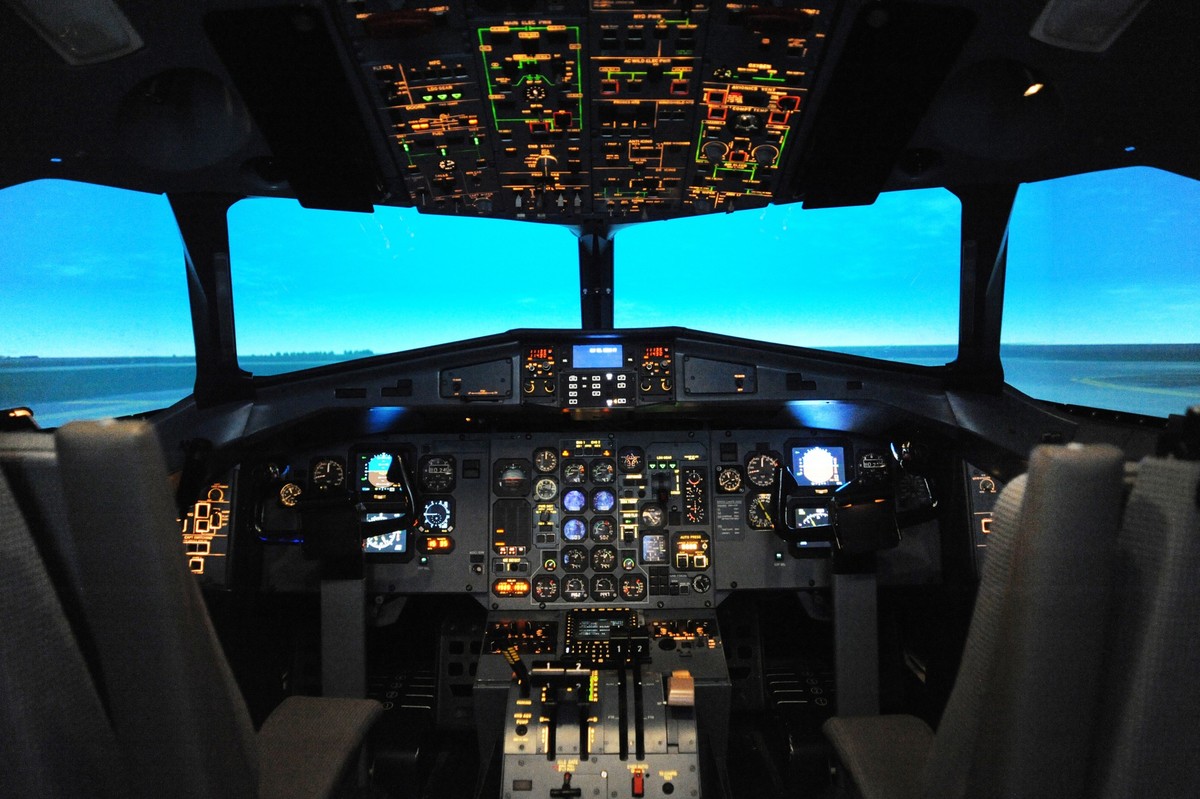 So abgefahren echt sieht ein Flugsimulator aus.