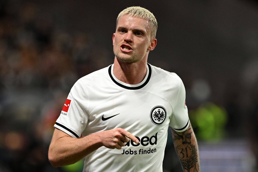 18.02.2023, xjhx, Fussball 1.Bundesliga, Eintracht Frankfurt - SV Werder Bremen emspor, v.l. Philipp Max of Eintracht Frankfurt DFL/DFB REGULATIONS PROHIBIT ANY USE OF PHOTOGRAPHS as IMAGE SEQUENCES a ...