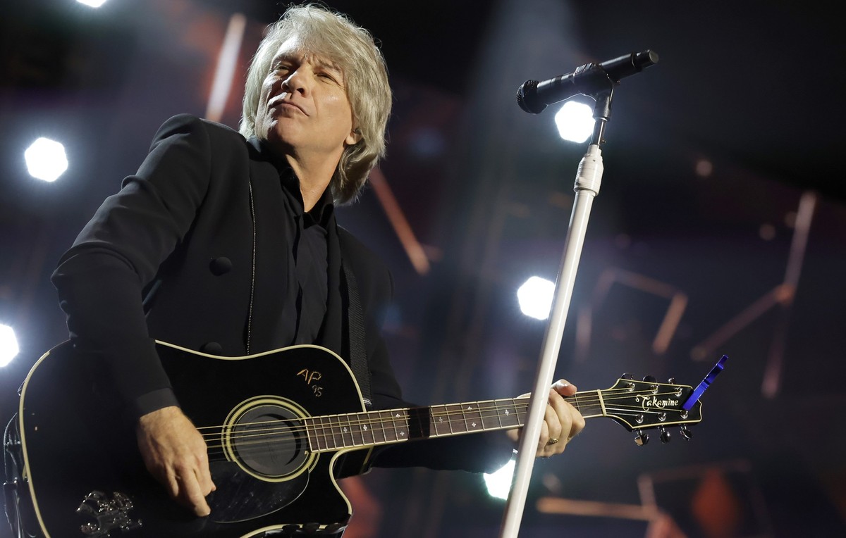 LOS ANGELES, CALIFORNIA - FEBRUARY 02: Jon Bon Jovi performs during the 2024 MusiCares Person of the Year Honoring Jon Bon Jovi during the 66th GRAMMY Awards on February 02, 2024 in Los Angeles, Calif ...