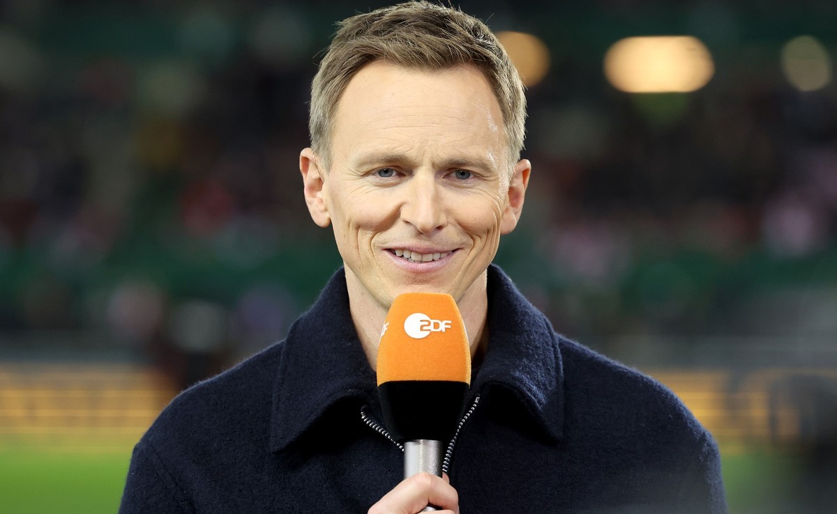 VIENNA, AUSTRIA - NOVEMBER 21: TV host Jochen Breyer looks on prior to the international friendly match between Austria and Germany at Ernst Happel Stadion on November 21, 2023 in Vienna, Austria. (Ph ...