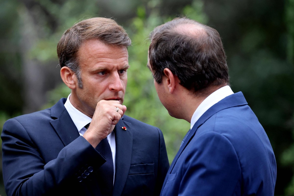 Frankreich gedenkt der Landung der Alliierten in der Provence DJ Emmanuel Macron at the international ceremony commemorating the 80th anniversary of D-Day in Provence at the Boulouris National Nucleus ...