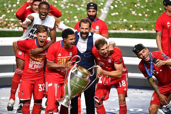 Soccer Champions League/ Final/ Paris St. Germain - Bayern Munich 0-1 from left: David ALABA Bayern Munich, Joshua KIMMICH Bayern Munich, Serge GNABRY FC Bayern Munich, Hasan SALIHAMIDZIC Sportvorst ...