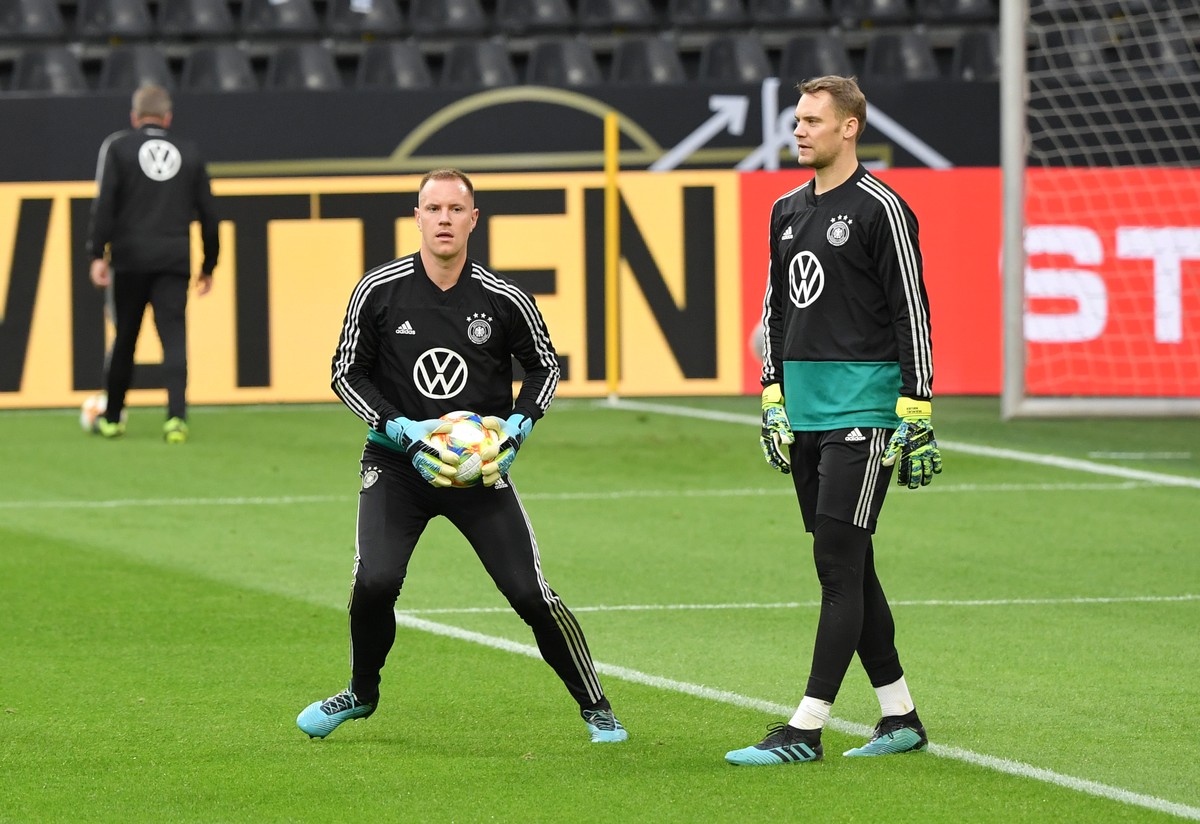 08.10.2019, Fussball, Abschlusstraining Deutsche Fussball Nationalmannschaft im Signal Iduna Park Dortmund, v.li., Torwart Marc Andre ter Stegen Deutschland, Torwart Manuel Neuer Deutschland 08 10 201 ...