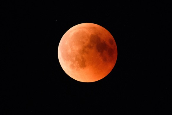 Dortmund, Germany, 27.07.2018, Mondfinsternis, Blutmond, MoFi ( DeFodi001 *** Dortmund Germany 27 07 2018 Lunar Eclipse Blood MoFi DeFodi001