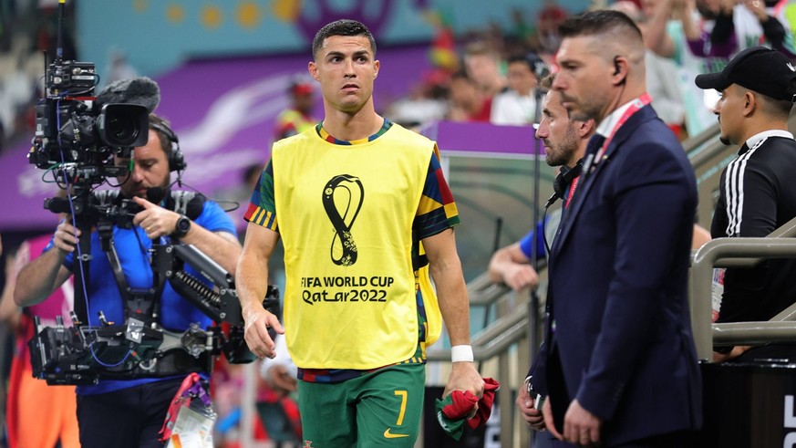 Portugal v Switzerland 2022 FIFA World Cup, WM, Weltmeisterschaft, Fussball Cristiano Ronaldo of Portugal starts the game on the bench during the 2022 FIFA World Cup Round of 16 match at Lusail Stadiu ...