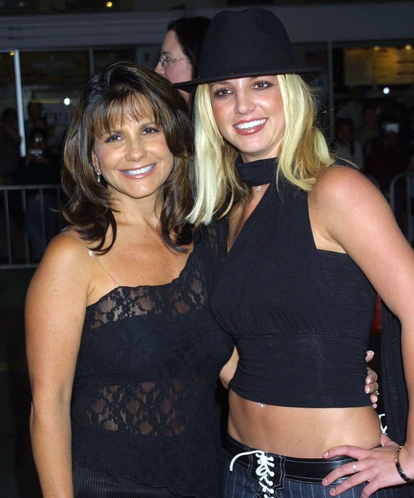 Mutter Lynne und ihre Tochter Britney Spears im Jahr 2002. 