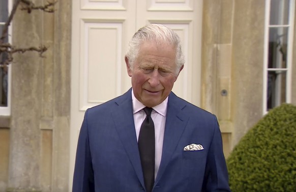 Prinz Charles trat nach dem Tod seines Vaters vor die Presse.