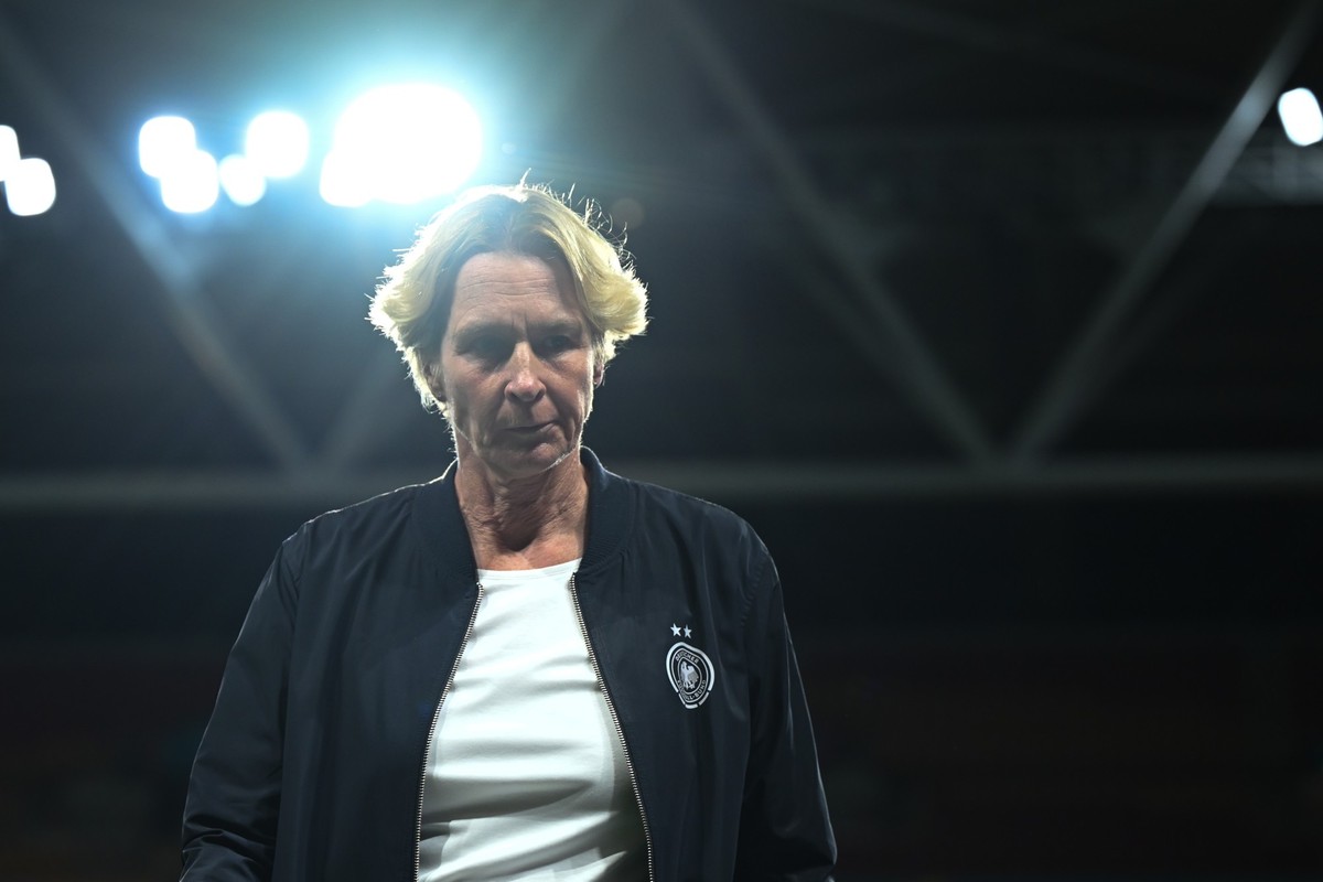 ARCHIV - 03.08.2023, Australien, Brisbane: Fu�ball, Frauen: WM, S�dkorea - Deutschland, Vorrunde, Gruppe H, 3. Spieltag, Lang Park: Martina Voss-Tecklenburg, Bundestrainerin der deutschen Frauen-Fu�ba ...