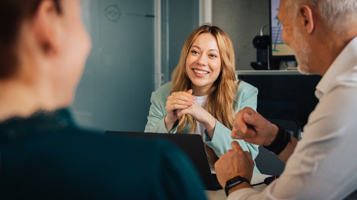 Jobberatung mit KI: Wie Chatbots Frauen systematisch benachteiligen