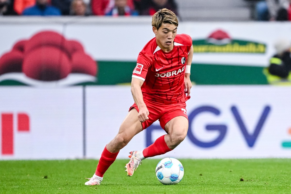 ARCHIV - 04.05.2025, Baden-Württemberg, Freiburg im Breisgau: Fußball: Bundesliga, SC Freiburg - Bayer Leverkusen, 32. Spieltag, Europa-Park Stadion. Freiburgs Ritsu Doan in Aktion. (zu dpa: «Freiburg ...