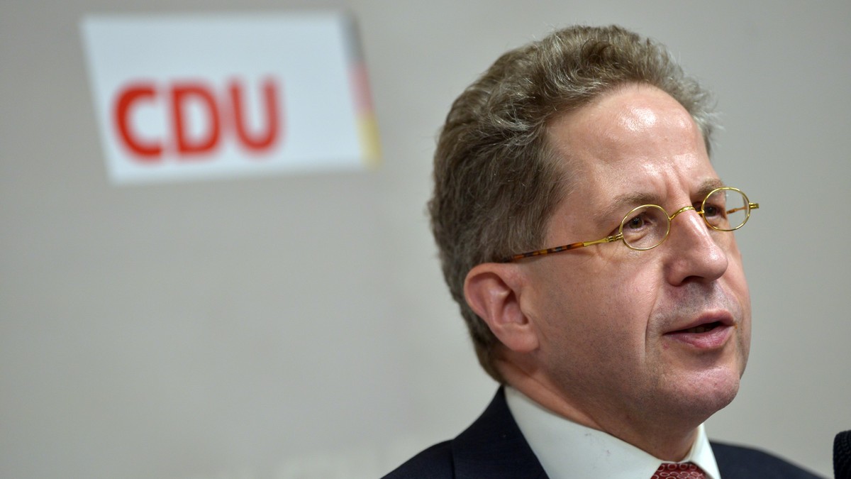 CDU chce vyloučit Maaßen ++ Profesionál z ČR odchází