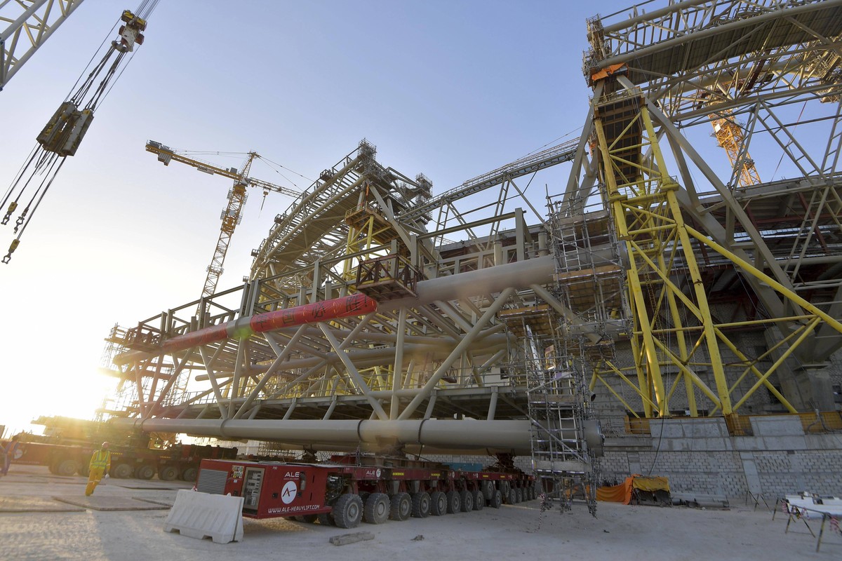 200217 -- DOHA, Feb. 17, 2020 Xinhua -- Photo taken on Feb. 16, 2020 shows banners reading Wuhan be strong and China keep going at the construction site of the Lusail Stadium, one of the 2022 FIFA Wor ...