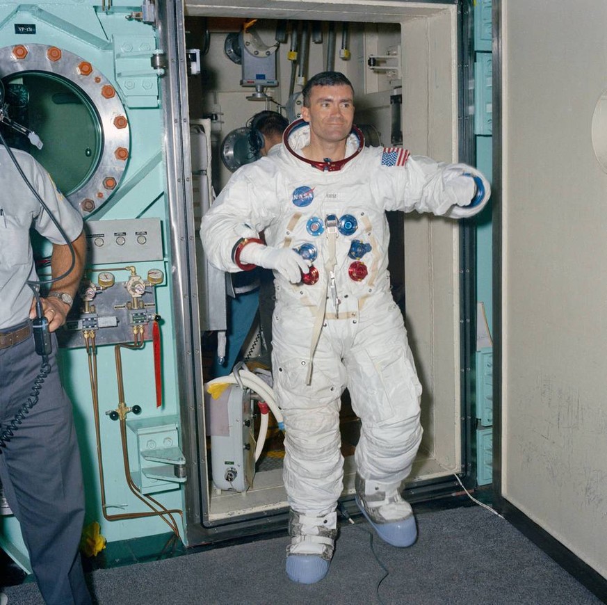 May 6, 1969 - Kennedy Space Center, Florida, U.S. - Backup Apollo 11 LMP Fred W. Haise emerges from the altitude chamber after completing an EVA training run. Apollo 11 was the spaceflight that landed ...