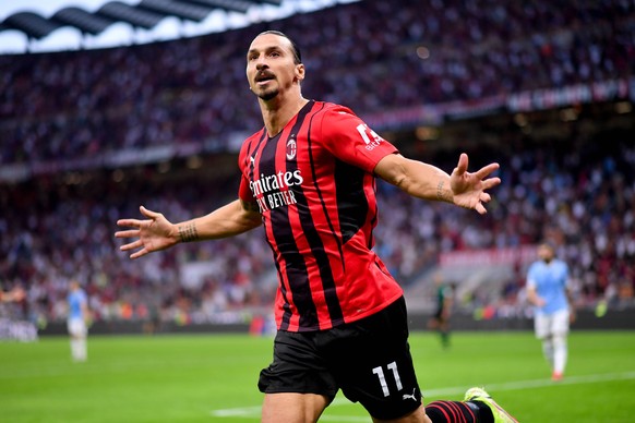 Bilder des Jahres 2021, Sport 09 September Sport Themen der Woche KW36 Sport Bilder des Tages 210913 -- MILAN, Sept. 13, 2021 -- AC Milan s Zlatan Ibrahimovic celebrates his goal during a Serie A foot ...