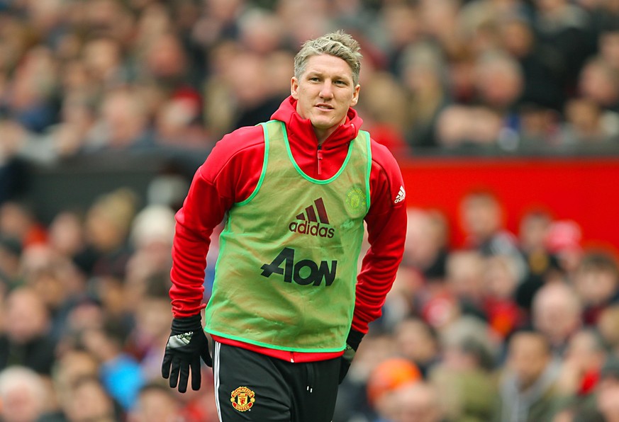 Manchester United v Reading - Emirates FA Cup - Third Round - Old Trafford. Manchester United&#039;s Bastian Schweinsteiger warms up on the touchline URN:29708708