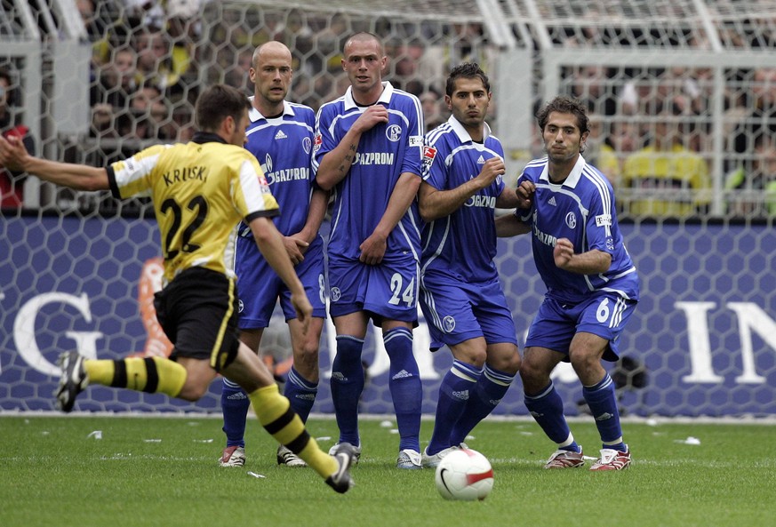 Ernst, Pander und beide Altintops fürchten sich im Derby 2007 vor der rechten Klebe von Kruska.