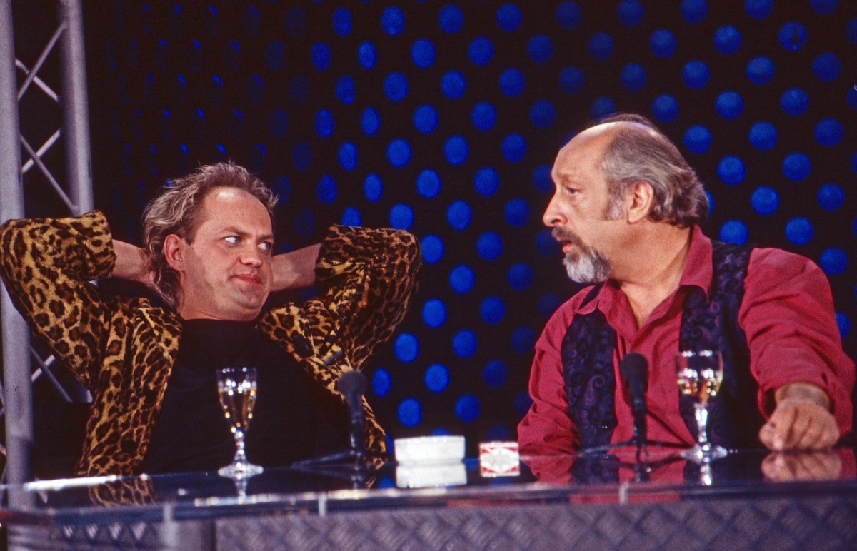 Jux und Dallerei, Comedy-Talkshow, Deutschland 1992, Uwe Ochsenknecht mit Moderator Karl Dall Copyright: KPA Nur redaktionelle Nutzung. Editorial usage only. UnitedArchives55001949 ACHTUNG AUFNAHMEDAT ...