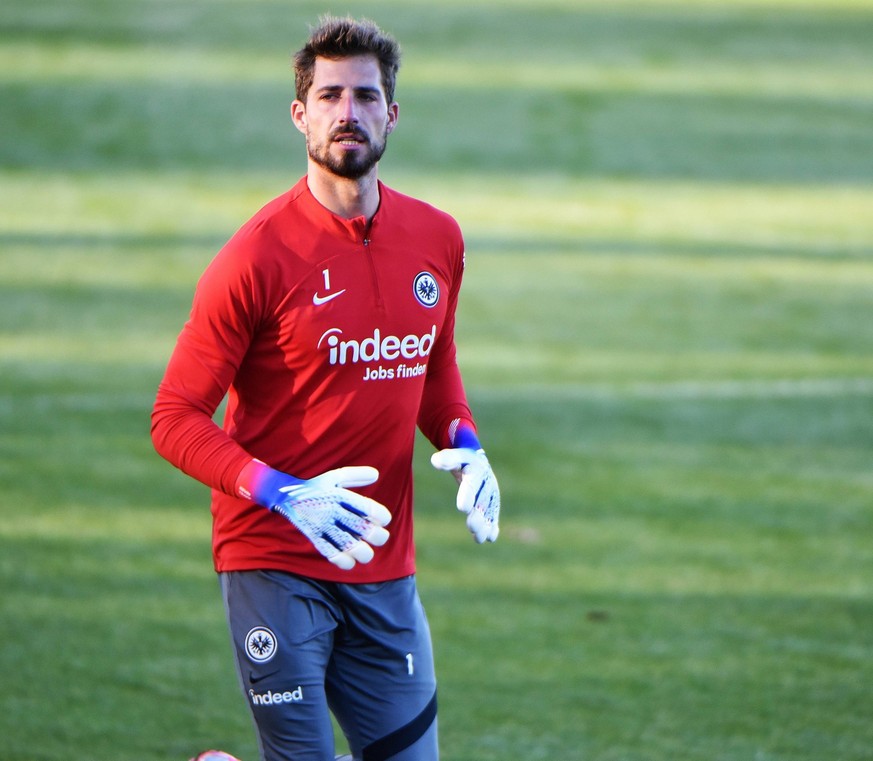 03.01.2023 Frankfurt am Main, Stadion Deutsche Bank Park Herren Bundesliga Saison 2022/2023 Eintracht Frankfurt Training Torwart Kevin Trapp 1, Eintracht Frankfurt *** 03 01 2023 Frankfurt am Main, st ...