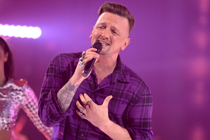 Ben Zucker bei der Aufzeichnung der TV-Show Kiwis grosse Partynacht im Studio H in Berlin-Adlershof. Berlin, 01.11.2023 *** Ben Zucker at the recording of the TV show Kiwis Big Party Night at Studio H ...