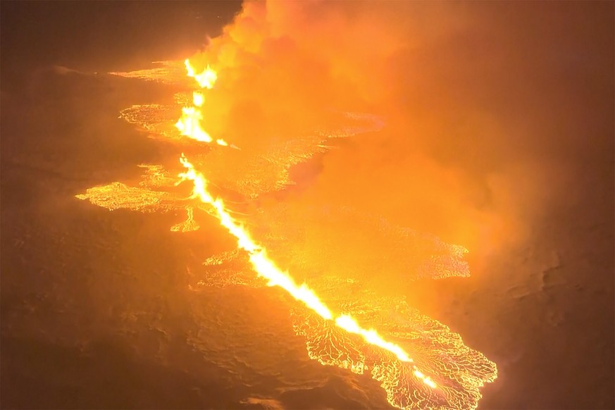 Der neue Krater in Grindavík produziert zehnmal so viel Magma wie Eyjafjallajökull 2010.