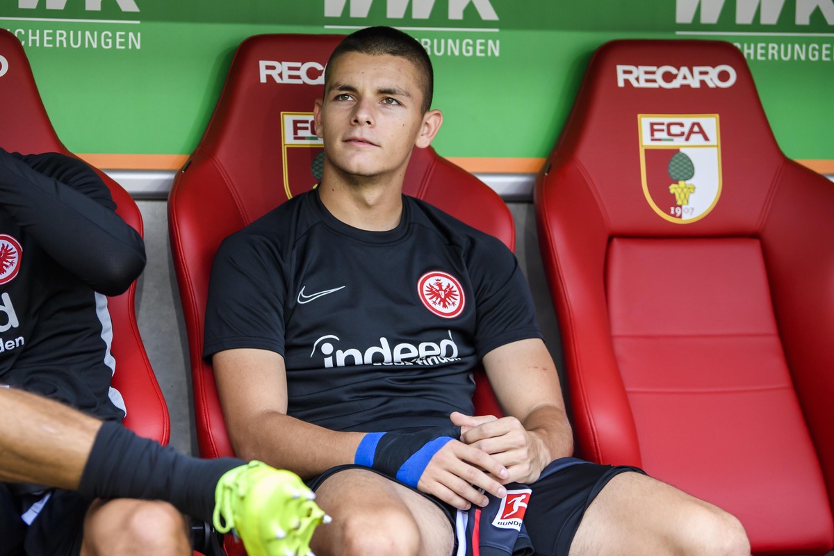 14.09.2019, xkvx, Fussball 1.Bundesliga, FC Augsburg - Eintracht Frankfurt emspor, v.l. Dejan Joveljic (Eintracht Frankfurt) (DFL/DFB REGULATIONS PROHIBIT ANY USE OF PHOTOGRAPHS as IMAGE SEQUENCES and ...