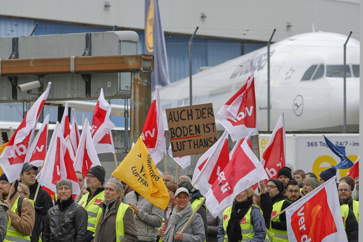 News Themen der Woche KW08 News Bilder des Tages Heute ist Streiktag 20.02.2024 Vereinigte Dienstleistungsgewerkschaft VERDI ruft bundesweit f�r Dienstag bis Mittwoch 20./21.02.2024 zu Warnstreik auf. ...