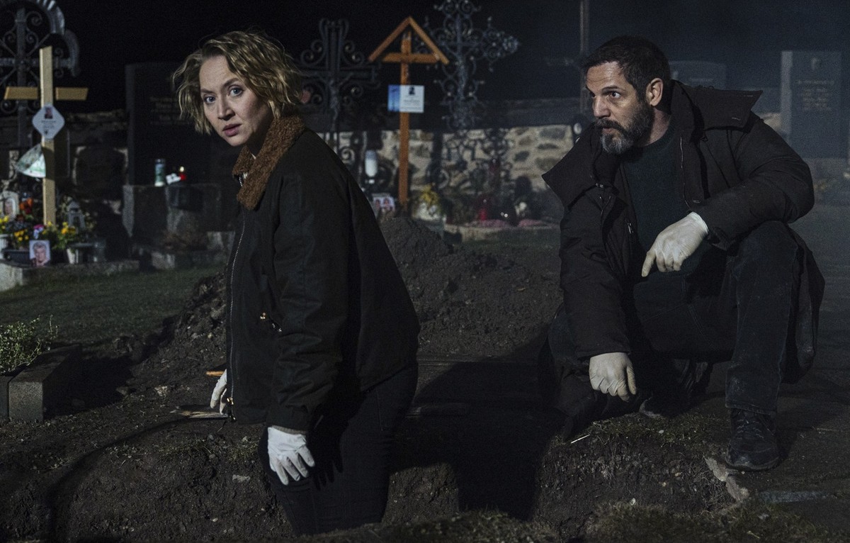 Anna Maria Mühe as Blum and Yousef Sweid as Reza on the set of Totenfrau S2, Courtesy of Netflix 2025