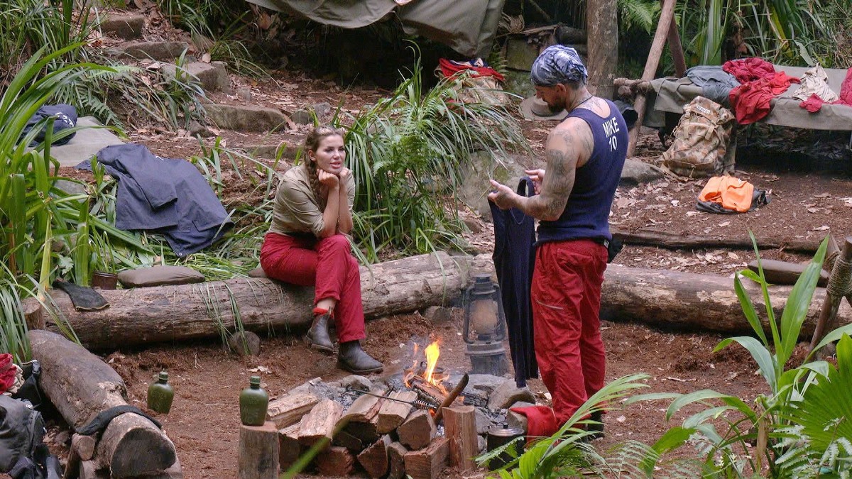 ACHTUNG: SPERRFRIST FÜR ALLE MEDIEN BIS ZUM SHOWENDE, SONNTAG, 28.01.2024, 20:55 UHR !!! Tag 10 im Camp. Korb für Kim: Immer wieder versucht Kim Virginia, ein Gespräch mit Mike Heiter zu beginnen. Doc ...