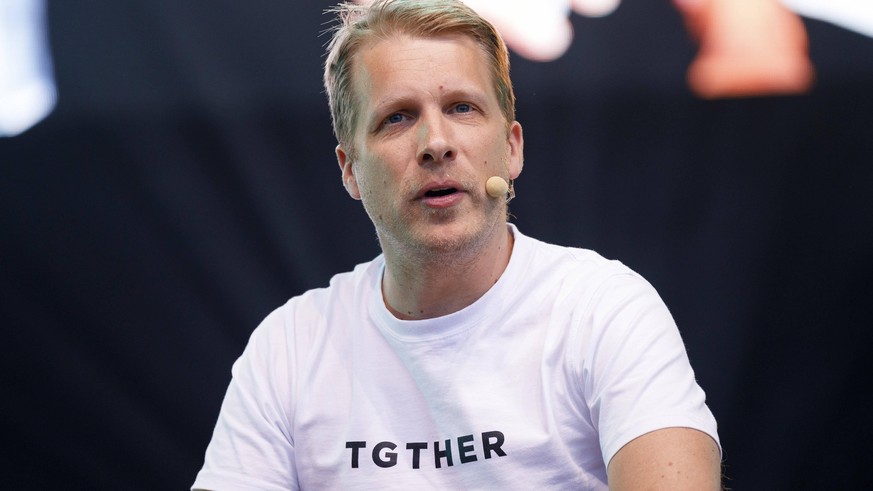 Oliver Pocher mit dem Programm Die Pochers hier live im Kulturgarten in der Bonner Rheinaue. Das Bonn Live Kulturgarten Open Air Festival 2020 ist Europas erstes Open Air Festival unter Corona-Auflage ...