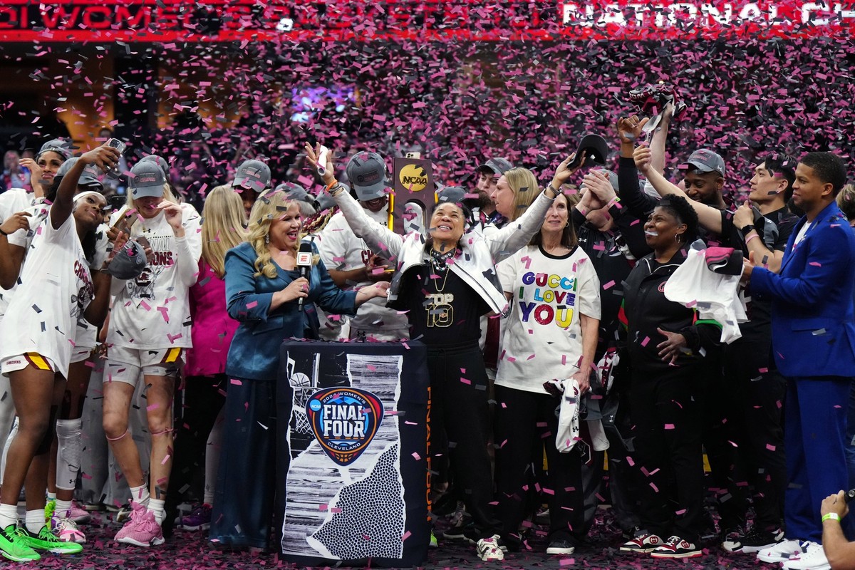 NCAA, College League, USA Womens Basketball: Final Four National Championship-Iowa vs South Carolina Apr 7, 2024 Cleveland, OH, USA South Carolina Gamecocks head coach Dawn Staley celebrates after def ...