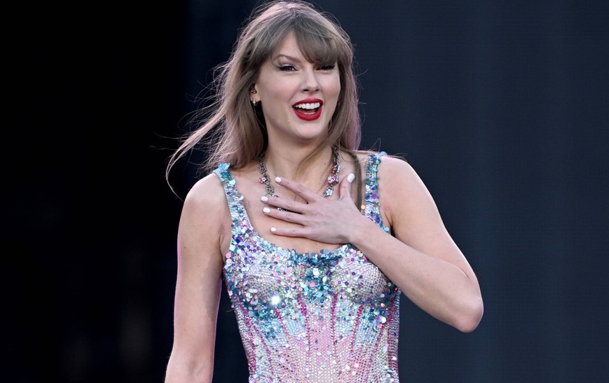 TAYLOR SWIFT MELBOURNE, American singer songwriter Taylor Swift performing during the first night of the The Eras Tour in Australia at the Melbourne Cricket Ground, Melbourne, Friday, February 16, 202 ...