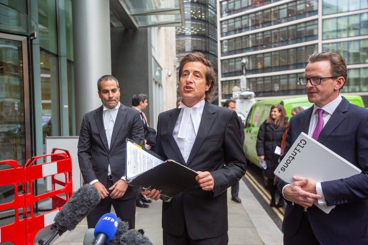 December 15, 2023, London, England, United Kingdom: Prince Harry��� s lawyer DAVID SHERBORNE I seen reading the Prince��� s statement outside Rolls Building after the royal won phone hacking case agai ...