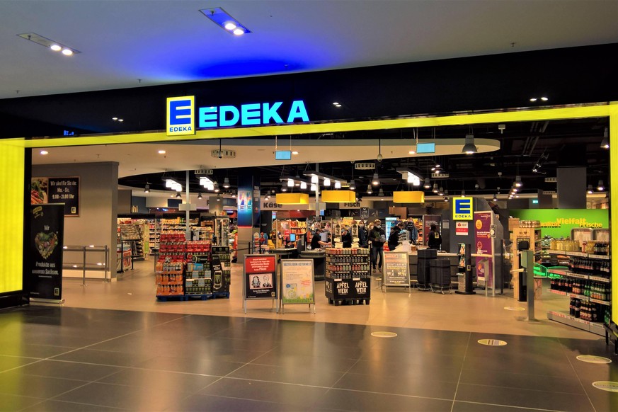 Edeka Lebensmittel - Markt in Leipzig, Einkaufszentrum Hoefe am Bruehl *** Edeka food market in Leipzig, shopping centre Hoefe am Bruehl