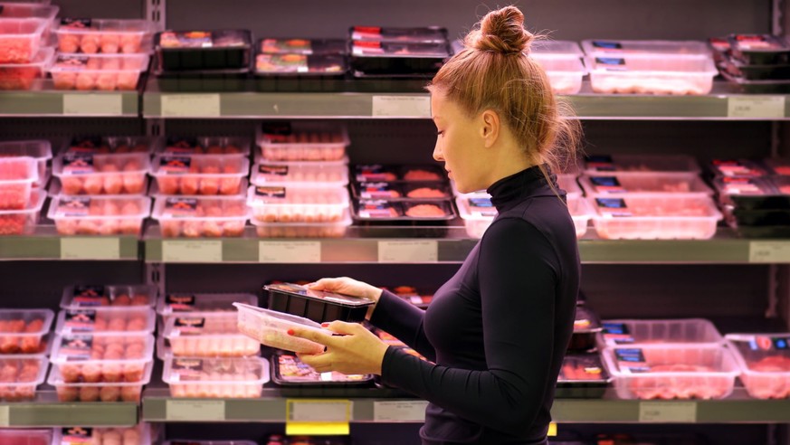 Ob Beef, Steak oder Filet aus Schwein, Rind, Lamm oder Geflügel: Auch der Supermarkt Lidl bietet seinen Kunden zahlreiche Fleisch-Produkte an.