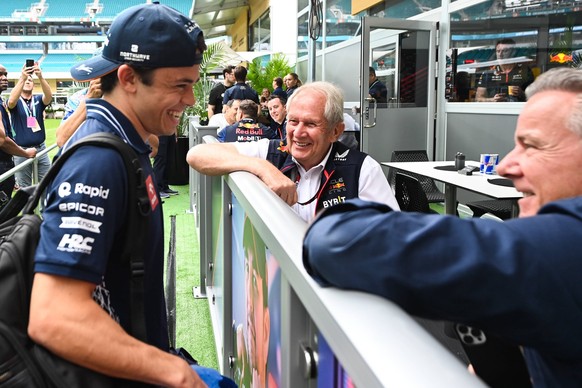 Formula 1 2023: Miami GP MIAMI INTERNATIONAL AUTODROME, UNITED STATES OF AMERICA - MAY 07: Helmut Marko, Consultant, Red Bull Racing, and Nyck de Vries, Scuderia AlphaTauri during the Miami GP at Miam ...