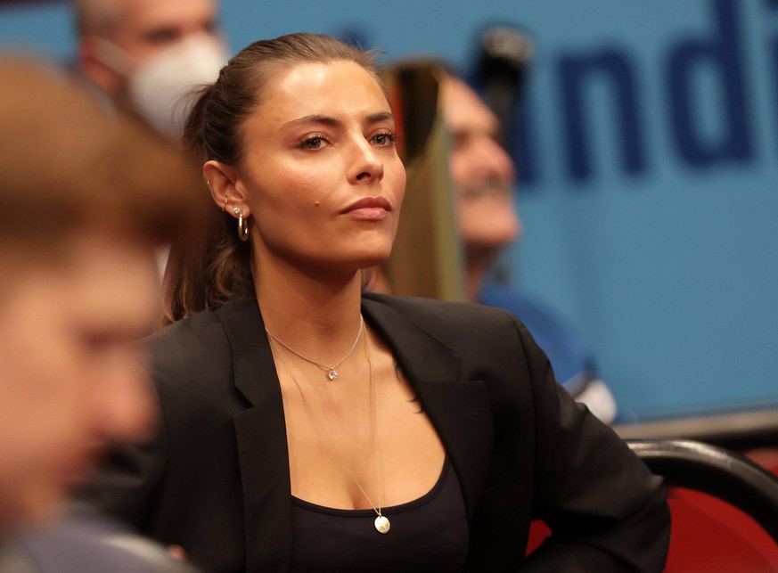 TENNIS - ATP, Tennis Herren Erste Bank Open VIENNA,AUSTRIA,31.OCT.21 - TENNIS - ATP World Tour, Erste Bank Open, final. Image shows Sophia Thomalla. PUBLICATIONxNOTxINxAUTxSUIxSWE GEPAxpictures/xWalte ...