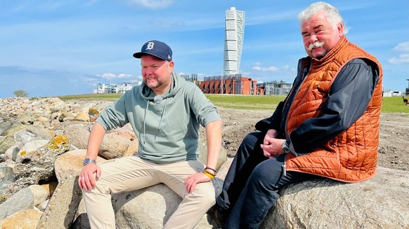 Sascha Stemberg (l.) und Walter Stemberg in Malmö, Schweden.

Die Verwendung des sendungsbezogenen Materials ist nur mit dem Hinweis und Verlinkung auf RTL+ gestattet.