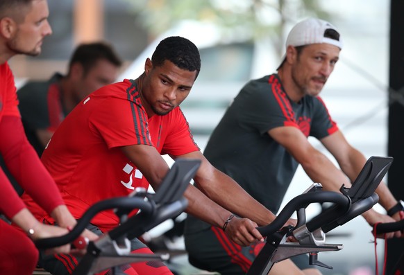 Serge Gnabry FC Bayern München Niko Nico Kovac FC Bayern München Munich radeln Trainingslager FC Bayern München in Rottach Egern am Tegernsee Saison 2018 / 2019 Copyright by : sampics Photographie