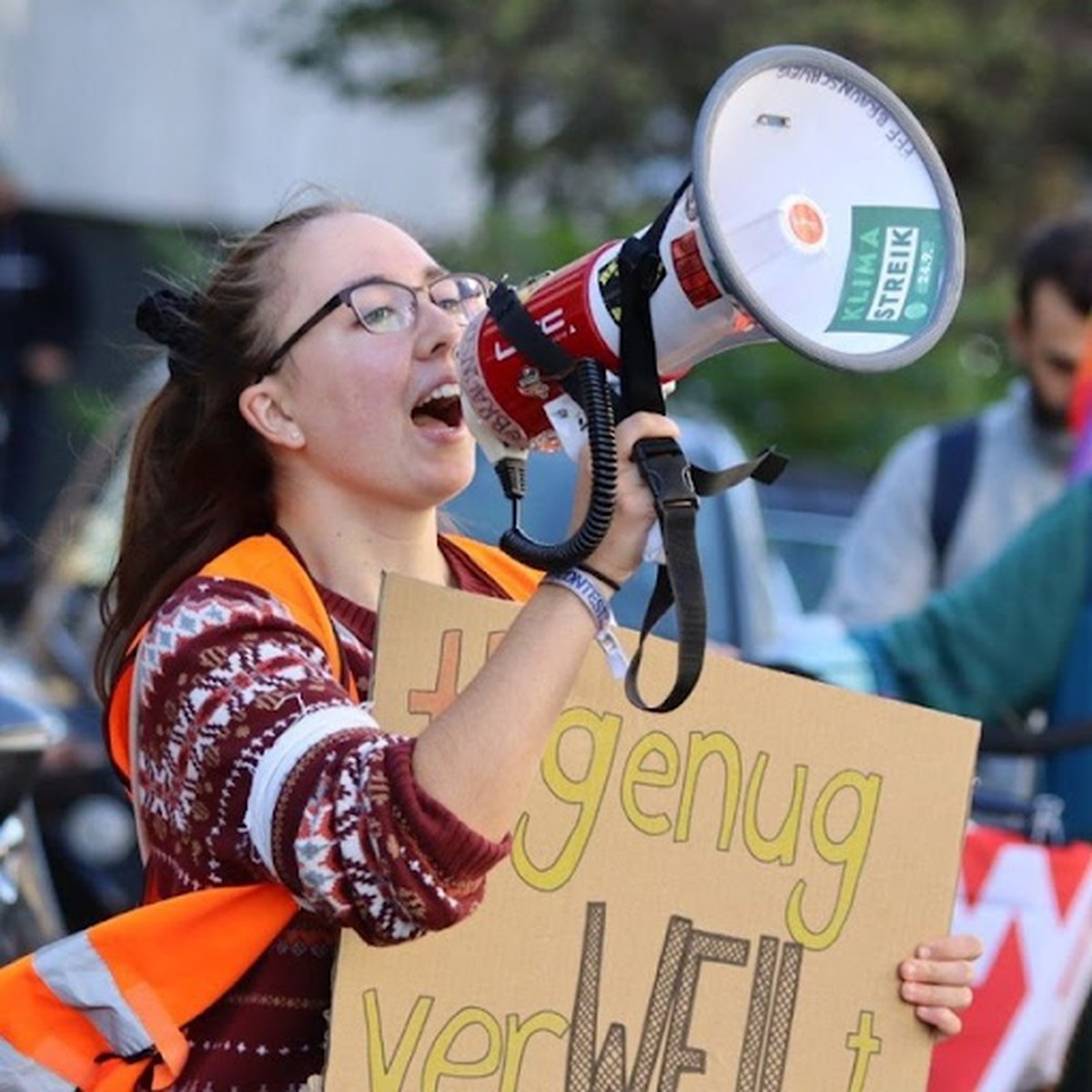 Nele Evers ist Abiturientin aus Braunschweig. Sie ist seit 2019 bei Fridays for Future aktiv und engagiert sich in Niedersachsen für eine landesweite Verkehrswende.