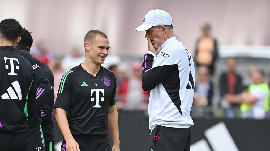 Trainer Thomas TUCHEL Bayern Muenchen mit Joshua KIMMICH Bayern Muenchen. Training FC Bayern Muenchen. Trainingslager in Rottach Egern am 20.07.2023. Fussball 1. Bundesliga,Saison 2023/2024. *** Coach ...