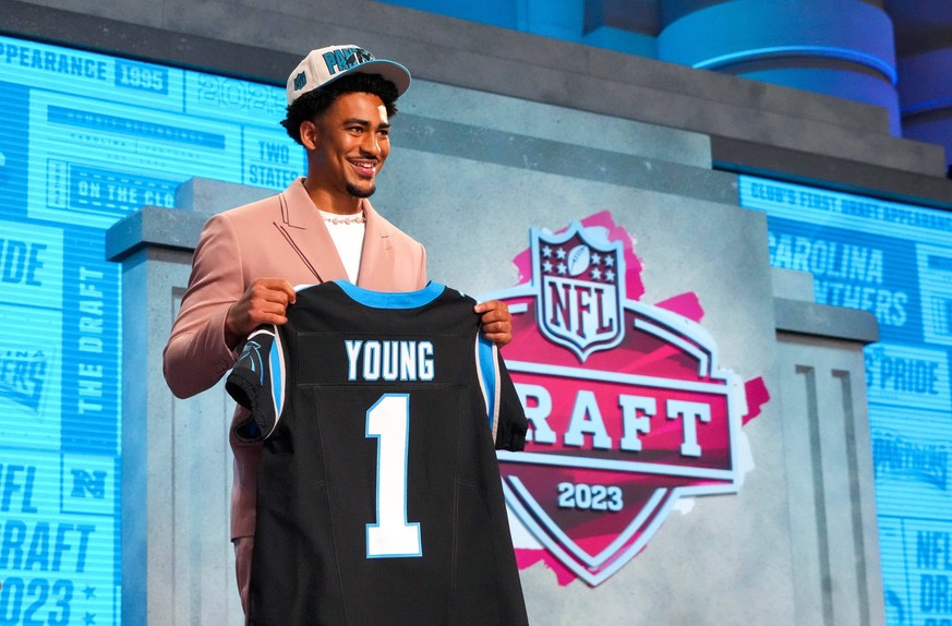 NFL, American Football Herren, USA NFL Draft Apr 27, 2023 Kansas City, MO, USA Alabama quarterback Bryce Young on stage after he was drafted first overall by the Carolina Panthers in the first round o ...
