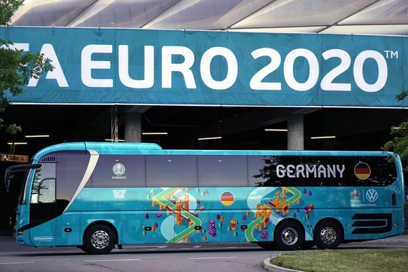 Die Nationalmannschaft tritt in Herzogenaurach nur durch den Mannschaftsbus in Erscheinung.